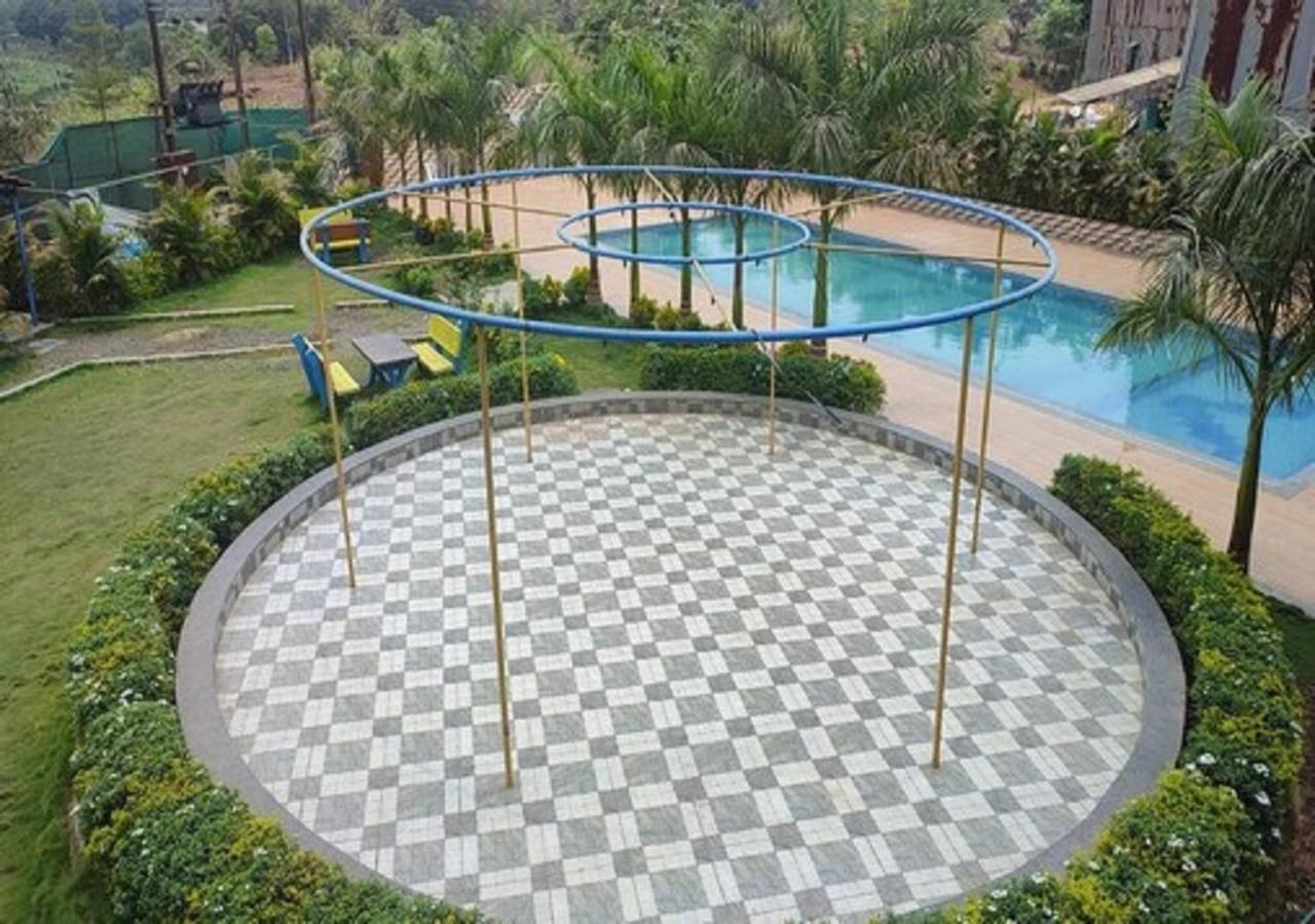 Hotel Metro Palace Resort Karjat Exterior foto